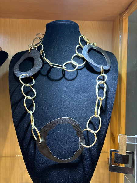 Collares Altamirano