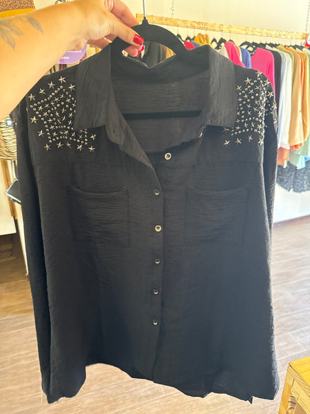 Blusas tachas y estrellas