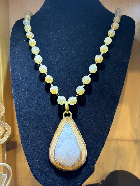 Collares Altamirano